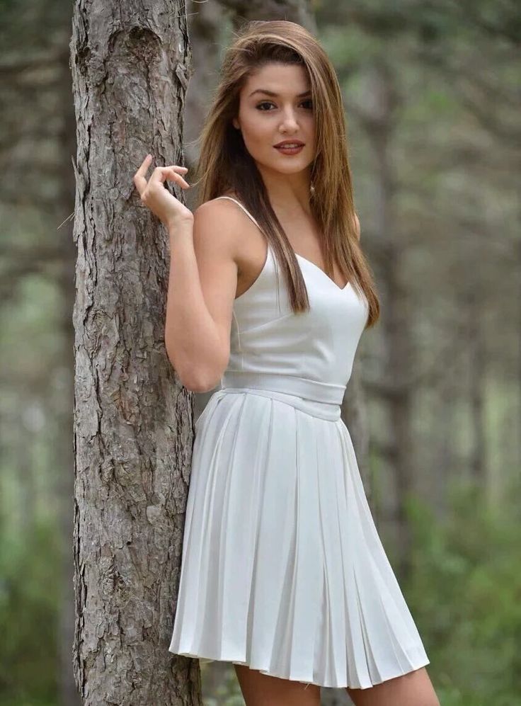 White Sleeveless V-Neck Pleated Mini Dress