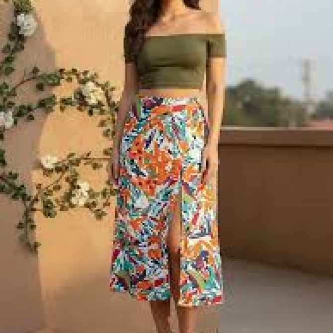 Berrylush Women Green & White Floral Printed A-Line Maxi Skirt